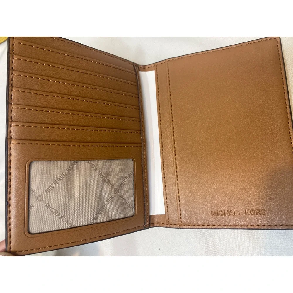 Michael Kors MK Jet Set Travel Brown Women's Bifold Wallet Passport Holder Case - Picture 3 of 3